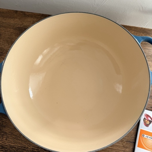 NIB Le Creuset Signature Cast Iron 7.5 Quart Chef's Oven, Deep Teal - Picture 3 of 5